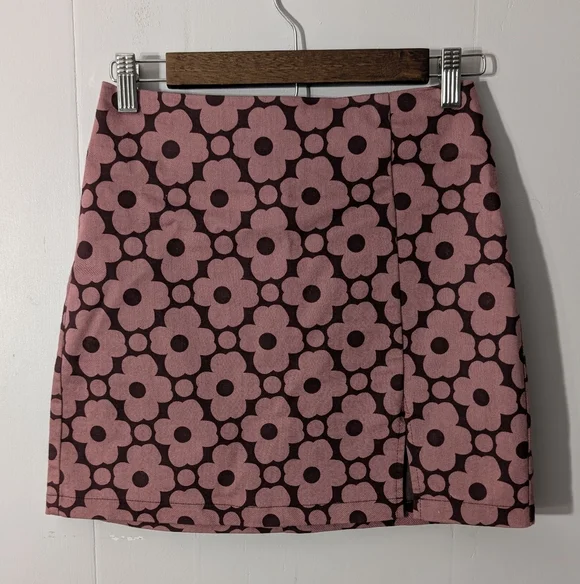 Urban Outfitters Pink Retro Floral Mini Skirt XS Y2K Mod Daisy A-Line - Picture 2 of 8